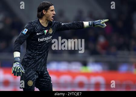 Mailand, Italien. Dezember 2024. Yann Sommer vom FC Internazionale Gesten während des Fußballspiels der Serie A zwischen dem FC Internazionale und Parma Calcio im Stadio Giuseppe Meazza am 6. Dezember 2024 in Mailand Italien. Quelle: Marco Canoniero/Alamy Live News Stockfoto