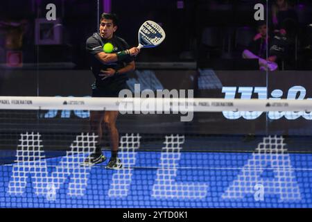 Mailand, Italien. Dezember 2024. Federico Chingotto (ARG) wurde während des Spiels von Milano Premiere Padel P1 zwischen Pol Hernandez Alvarez (ESP) Ramiro Jesus Valenzuela (ARG) gegen Federico Chingotto (ARG) Alejandro Galan (ESP) in der Allianz Cloud Arena gesehen. (Foto: Fabrizio Carabelli/SOPA Images/SIPA USA) Credit: SIPA USA/Alamy Live News Stockfoto