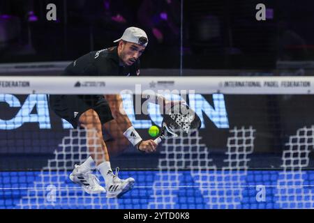 Mailand, Italien. Dezember 2024. Alejandro Galan (ESP) im Spiel von Milano Premiere Padel P1 zwischen Pol Hernandez Alvarez (ESP) Ramiro Jesus Valenzuela (ARG) gegen Federico Chingotto (ARG) Alejandro Galan (ESP) in der Allianz Cloud Arena. (Foto: Fabrizio Carabelli/SOPA Images/SIPA USA) Credit: SIPA USA/Alamy Live News Stockfoto