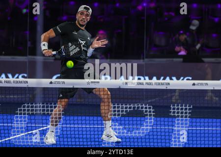 Mailand, Italien. Dezember 2024. Alejandro Galan (ESP) im Spiel von Milano Premiere Padel P1 zwischen Pol Hernandez Alvarez (ESP) Ramiro Jesus Valenzuela (ARG) gegen Federico Chingotto (ARG) Alejandro Galan (ESP) in der Allianz Cloud Arena. (Foto: Fabrizio Carabelli/SOPA Images/SIPA USA) Credit: SIPA USA/Alamy Live News Stockfoto