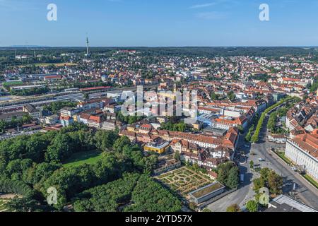 Die mittelfränkische Bezirkshauptstadt Ansbach an der Fränkischen Rezat von oben Blick auf die sehenswerten Stadt Ansbach in Mittelfranken im Somm Ansb Stockfoto