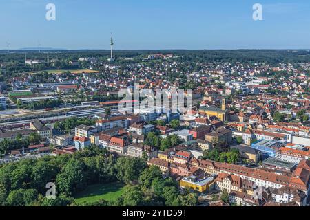 Die mittelfränkische Bezirkshauptstadt Ansbach an der Fränkischen Rezat von oben Blick auf die sehenswerten Stadt Ansbach in Mittelfranken im Somm Ansb Stockfoto