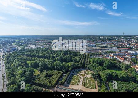 Die mittelfränkische Bezirkshauptstadt Ansbach an der Fränkischen Rezat von oben Blick auf die sehenswerten Stadt Ansbach in Mittelfranken im Somm Ansb Stockfoto