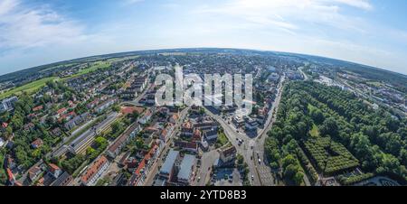 Die mittelfränkische Bezirkshauptstadt Ansbach an der Fränkischen Rezat von oben Blick auf die sehenswerten Stadt Ansbach in Mittelfranken im Somm Ansb Stockfoto