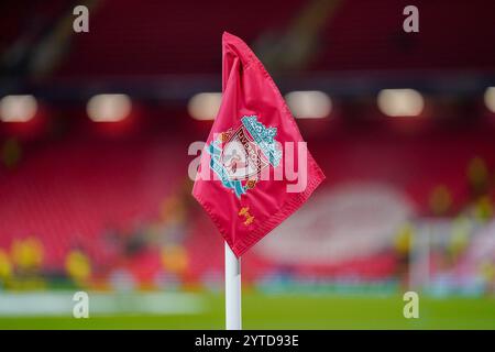 Liverpool, Großbritannien. November 2024. Allgemeine Ansicht innerhalb des Stadions der Eckflagge während des Spiels Liverpool FC gegen Real Madrid CF UEFA Champions League Runde 1 in Anfield, Liverpool, England, Großbritannien am 27. November 2024 Credit: Every Second Media/Alamy Live News Stockfoto