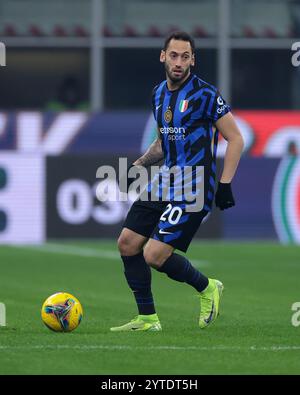 Mailand, Italien. Dezember 2024. Hakan Calhanoglu vom FC Internazionale während des Spiels der Serie A in Giuseppe Meazza, Mailand. Der Bildnachweis sollte lauten: Jonathan Moscrop/Sportimage Credit: Sportimage Ltd/Alamy Live News Stockfoto