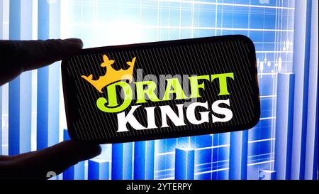 Konskie, Polen - 03. Dezember 2024: Logo des Unternehmens DraftKings auf dem Mobiltelefon Stockfoto