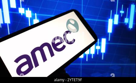 Konskie, Polen - 03. Dezember 2024: Das Firmenlogo von AMEC wird auf dem Mobiltelefon angezeigt Stockfoto