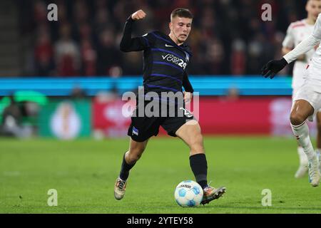 04.12.2024, Fußball, 1. FC Köln - Hertha BSC, Achtelfinale DFB-Pokal, RheinEnergieStadion, Saison 2024 2025: Gustav Christensen Hertha 26 DFB-Vorschriften verbieten jede Verwendung von Fotografien als Bildsequenzen und/oder Quasi-Video. Nordrhein-Westfalen Deutschland *** 04 12 2024, Fußball, 1 FC Köln Hertha BSC, Achtelfinale DFB-Pokal, RheinEnergieStadion, Saison 2024 2025 Gustav Christensen Hertha 26 DFB-Vorschriften verbieten jede Verwendung von Fotografien als Bildsequenzen und oder Quasi-Video Nordrhein-Westfalen Deutschland Stockfoto