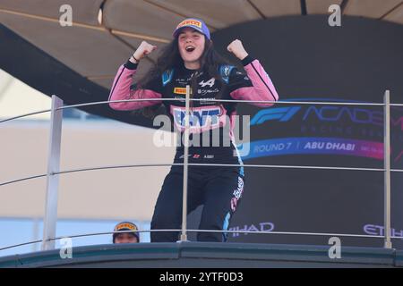 ABBI Pulling (F1 Academy, Rodin Motorsport, Alpine, Nr. 9), SIND, Formel 1 Weltmeisterschaft, Abu Dhabi Grand Prix, Yas Marina Circuit, 07.12.2024 Foto: Eibner-Pressefoto/Annika Graf Stockfoto