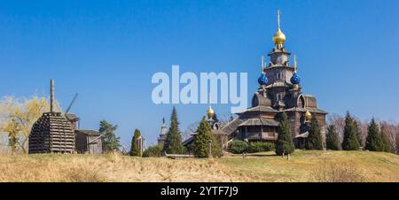 Panorama der historischen russisch-orthodoxen Kirche in Gifhorn, Deutschland Stockfoto