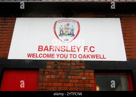 Oakwell Stadium, Barnsley, England - 7. Dezember 2024 Allgemeine Ansicht des Bodens - vor dem Spiel Barnsley gegen Birmingham City, Sky Bet League One, 2024/25, Oakwell Stadium, Barnsley, England - 7. Dezember 2024 Credit: Arthur Haigh/WhiteRosePhotos/Alamy Live News Stockfoto