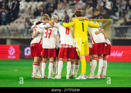 Lodz, Polen. Dezember 2024. Das Team von LKS Lodz wurde während des Polnischen Pokalspiels zwischen LKS Lodz und Legia Warszawa im Wladyslaw Krol Municipal Stadium gesehen. Endstand; LKS Lodz 0:3 Legia Warszawa. (Foto: Mikolaj Barbanell/SOPA Images/SIPA USA) Credit: SIPA USA/Alamy Live News Stockfoto