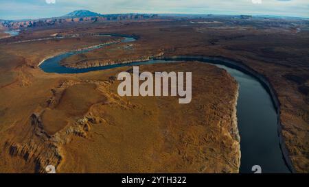 JANUAR 2024, SEITE ARIZONA - Navajo Aussichtspunkt am Lake Powell aus der Luft Stockfoto