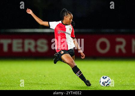 Rotterdam, Niederlande. Dezember 2024. Rotterdam - Celainy Obispo von Feyenoord V1 während der neunten Runde der Azerion Vrouwen Eredivisie in der Saison 2024/2025. Das Spiel findet zwischen Feyenoord V1 und Telstar V1 in Varkenoord am 7. Dezember 2024 in Rotterdam, Niederlande, statt. Credit: Box to Box Pictures/Alamy Live News Stockfoto