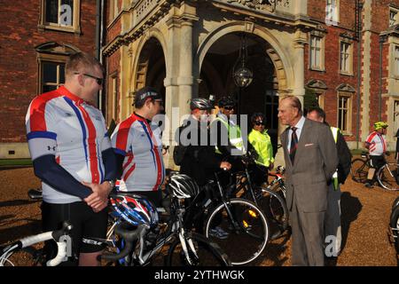 2. JUNI 2012 Sandringham Norfolk CA. 2012 behinderte Veteranen aus Großbritannien und den USA, die alle lebensverändernde Verletzungen in Afghanistan erlitten haben Stockfoto