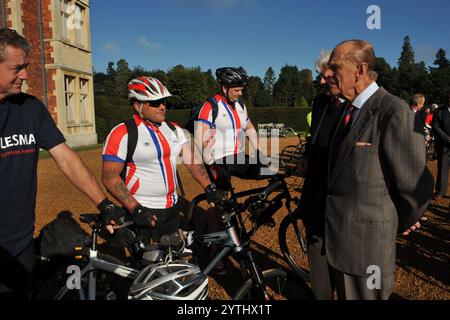 2. JUNI 2012 Sandringham Norfolk CA. 2012 behinderte Veteranen aus Großbritannien und den USA, die alle lebensverändernde Verletzungen in Afghanistan erlitten haben Stockfoto