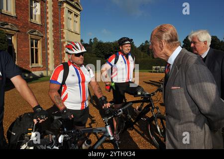 2. JUNI 2012 Sandringham Norfolk CA. 2012 behinderte Veteranen aus Großbritannien und den USA, die alle lebensverändernde Verletzungen in Afghanistan erlitten haben Stockfoto