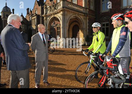 2. JUNI 2012 Sandringham Norfolk CA. 2012 behinderte Veteranen aus Großbritannien und den USA, die alle lebensverändernde Verletzungen in Afghanistan erlitten haben Stockfoto