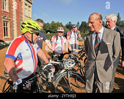 2. JUNI 2012 Sandringham Norfolk CA. 2012 behinderte Veteranen aus Großbritannien und den USA, die alle lebensverändernde Verletzungen in Afghanistan erlitten haben Stockfoto