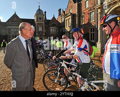 2. JUNI 2012 Sandringham Norfolk CA. 2012 behinderte Veteranen aus Großbritannien und den USA, die alle lebensverändernde Verletzungen in Afghanistan erlitten haben Stockfoto