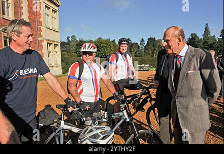 2. JUNI 2012 Sandringham Norfolk CA. 2012 behinderte Veteranen aus Großbritannien und den USA, die alle lebensverändernde Verletzungen in Afghanistan erlitten haben Stockfoto