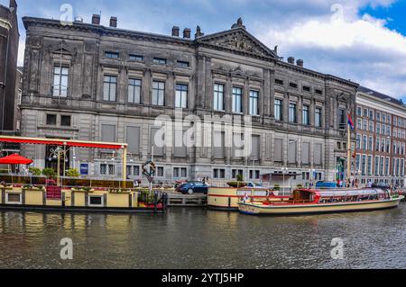 Amsterdam's Treasures: Rokin Canal, Rondvaart Kooij und Allard Pierson Museum 22. Juli 2009 Stockfoto