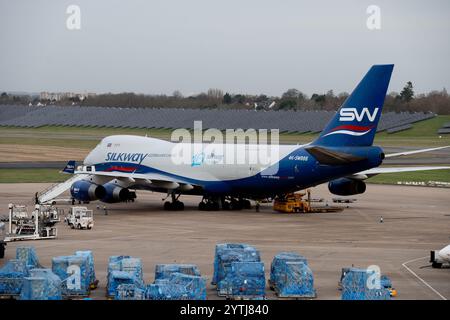 Silk Way West Airlines Boeing 747 4R7F am Flughafen Birmingham, Großbritannien (4K-SW888) Stockfoto