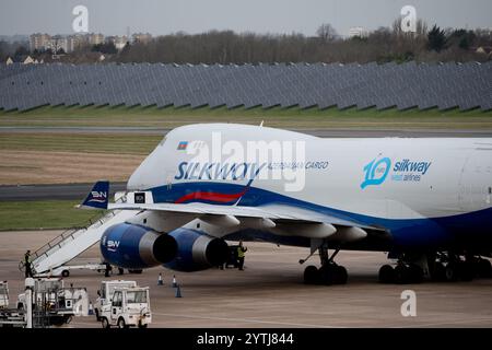 Silk Way West Airlines Boeing 747 4R7F am Flughafen Birmingham, Großbritannien (4K-SW888) Stockfoto