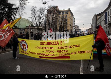 Mailand, Italien. Dezember 2024. Corteo contro la guerra e il ddl 1660Milano - Italia - Cronaca Sabato, 07 Dicembre, 2024 (Foto di Marco Ottico/Lapresse) Prozession gegen den Krieg und das Gesetz 1660 Mailand, Italien - Nachrichten Samstag, 07. Dezember 2024 (Foto: Marco Ottico/Lapresse) Credit: LaPresse/Alamy Live News Stockfoto