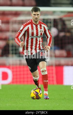 Chris Mepham of Sunderland - Sunderland V West Bromwich Albion, Sky Bet Championship, Stadium of Light, Sunderland, Großbritannien - 26. November 2024 nur redaktionelle Verwendung - es gelten Einschränkungen bei DataCo Stockfoto