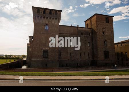 Mantova, Italien - 15. September 2024: Mittelalterliche Festung, Burg Gonzaga Saint George in Italien, Mantua Stockfoto