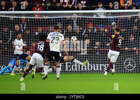 7. Dezember 2024; Tynecastle Park, Edinburgh, Schottland: Scottish Premiership Football, Heart of Midlothian versus Dundee; Lawrence Shankland von Heart of Midlothian erzielt 2-0 in der 31. Minute Stockfoto