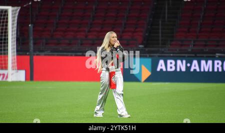 Amsterdam, Niederlande. Dezember 2024. Johan Cruijff Arena, 07. Dezember 2024 Halbzeit beim Azerion Vrouwen Eredivisie Spiel zwischen Ajax und PSV Vrouwen in der Amsterdam Arena, Niederlande. (Arne van der Ben/SPP) Credit: SPP Sport Press Photo. /Alamy Live News Stockfoto