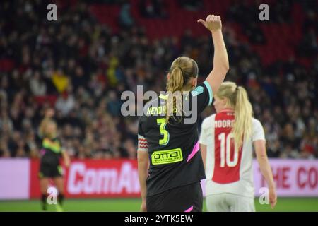 Amsterdam, Niederlande. Dezember 2024. Johan Cruijff Arena, 07. Dezember 2024 Gwyneth Hendriks (3 PSV) das Azerion Vrouwen Eredivisie Spiel zwischen Ajax und PSV Vrouwen in der Amsterdam Arena, Niederlande. (Arne van der Ben/SPP) Credit: SPP Sport Press Photo. /Alamy Live News Stockfoto