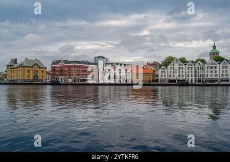 STAVANGER, NORWEGEN - 14. JULI 2014: Blick auf den Hafen von Stavanger, Norwegen Stockfoto