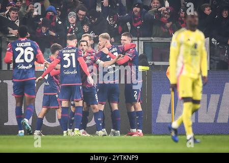 Dan NDOYE aus Bologna feiert sein Tor mit seinen Teamkollegen beim italienischen Meisterschaftsspiel der Serie A zwischen Juventus FC und Bologna FC am 7. Dezember 2024 im Allianz Stadium in Turin Stockfoto