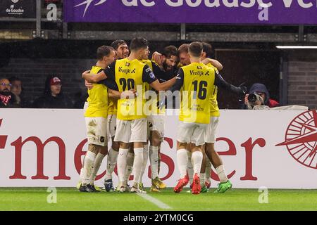 Rotterdam, Niederlande. Dezember 2024. ROTTERDAM, NIEDERLANDE - 7. DEZEMBER: Raul Paula von NAC Breda, Fredrik Oldup Jensen von NAC Breda, Max Balard von NAC Breda, Boyd Lucassen von NAC Breda, Elias Omarsson von NAC Breda, Clint Leemans von NAC Breda, Jan van den Bergh von NAC Breda feiert 2024 (Foto von Hans van der Valk/Orange Pictures) Credit: Orange Pics BV/Alamy Live News Stockfoto