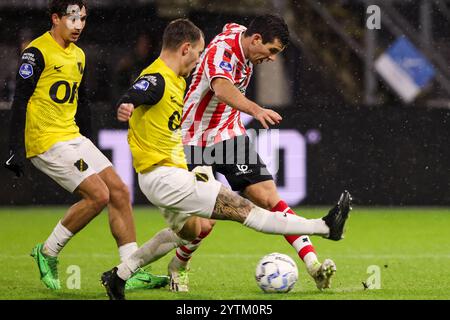 Rotterdam, Niederlande. Dezember 2024. ROTTERDAM, NIEDERLANDE - 7. DEZEMBER: Pelle Clement von Sparta Rotterdam wird von Boyd Lucassen vom NAC Breda während des niederländischen Eredivisie-Spiels zwischen Sparta Rotterdam und NAC Breda im Sparta-stadion Het Kasteel am 7. Dezember 2024 in Rotterdam, Niederlande, angefochten. (Foto von Hans van der Valk/Orange Pictures) Credit: Orange Pics BV/Alamy Live News Stockfoto