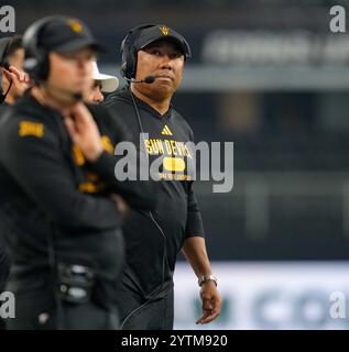 Arlington, Texas, USA. Dezember 2024. Hines Ward, Trainer der Arizona State Wide Receivers, während der ersten Hälfte des Big 12 Championship-Spiels zwischen den Arizona State Sun Devils und den Iowa State Cyclones am 7. Dezember 2024 in Arlington, Texas. (Kreditbild: © Scott Coleman/ZUMA Press Wire) NUR REDAKTIONELLE VERWENDUNG! Nicht für kommerzielle ZWECKE! Stockfoto