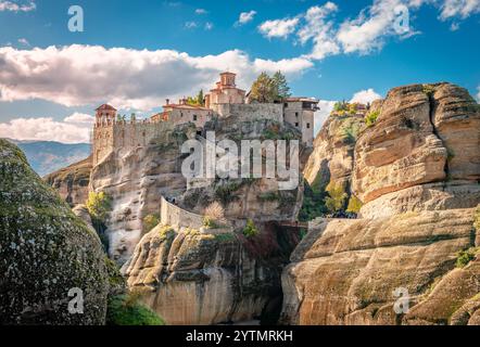 Das Varlaam-Kloster in Meteora, eine Felsformation in der Regionaleinheit Trikala in Thessalien, Nordwesten Griechenlands. Stockfoto
