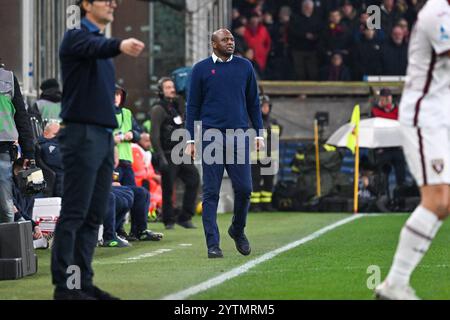 Genua, Italien. Dezember 2024. Serie A, Tag 15, Stadio Ferraris, Genua, Genua - Turin, auf dem Foto: Mister Patrick Vieira während des Spiels Genua CFC gegen Torino FC, italienische Fußball Serie A in Genua, Italien, 07. Dezember 2024 Credit: Independent Photo Agency/Alamy Live News Stockfoto