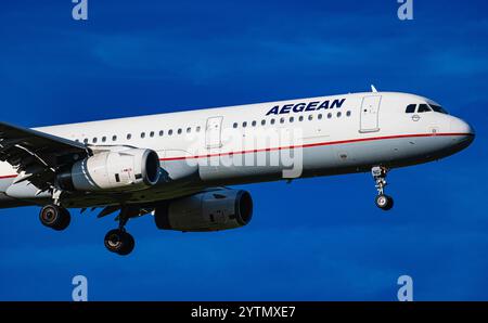 Zürich, Schweiz, 6. September 2024: Ein Airbus A321-231 von Aegean Airlines ist auf seinem letzten Anflug zum Flughafen Zürich. Registrierung SX-DNG. (Foto von Stockfoto