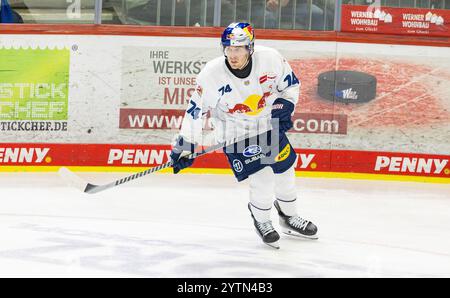 Kloten, Schweiz, 24. September 2024: #74 Les Lancaster, Verteidiger RedBull München. (Foto: Andreas Haas/dieBildmanufaktur) Stockfoto