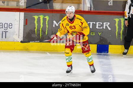 Kloten, Schweiz, 30. November 2024: #63 Dario Rohrbach, Stürmer SCL Tigers. (Foto: Andreas Haas/dieBildmanufaktur) Stockfoto