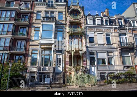 Das Saint-Cyr-Haus Maison Saint-Cyr - Huis Saint-Cyr ist ein historisches Stadthaus in Brüssel, Belgien. Es wurde von dem Architekten Gustave Strauven entworfen und zwischen 1901 und 1903 im Jugendstil erbaut. *** Das Saint Cyr House Maison Saint Cyr Huis Saint Cyr ist ein historisches Stadthaus in Brüssel, Belgien. Es wurde von dem Architekten Gustave Strauven entworfen und zwischen 1901 und 1903 im Jugendstilstil erbaut Stockfoto