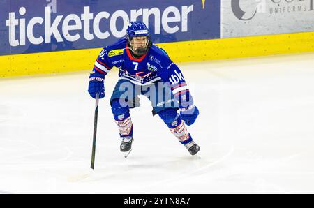 Kloten, Schweiz, 24. November 2024: #7 Noe Latella, Verteidiger EHC Kloten U20-Elit Team. (Foto: Andreas Haas/dieBildmanufaktur) Stockfoto