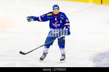 Kloten, Schweiz, 24. November 2024: #4 David Lekic, Verteidiger EHC Kloten U20-Elit Team. (Foto: Andreas Haas/dieBildmanufaktur) Stockfoto