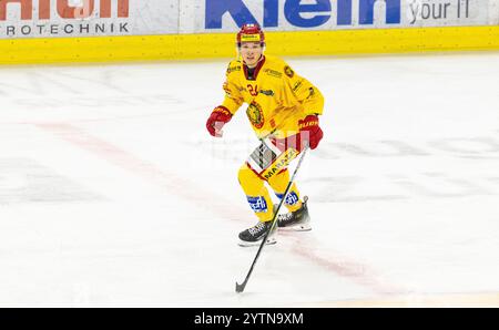 Kloten, Schweiz, 29. November 2024: #24 Julien Rösti, Verteidiger SCL Young Tigers U20-Elit Team. (Foto: Andreas Haas/dieBildmanufaktur) Stockfoto