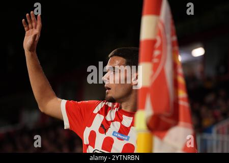 7. Dezember 2024; Estadi Montilivi, Girona, Spanien, spanischer La Liga Fußball, Girona gegen Real Madrid; Miguel von Girona Singlas für einen Eckstoß Stockfoto